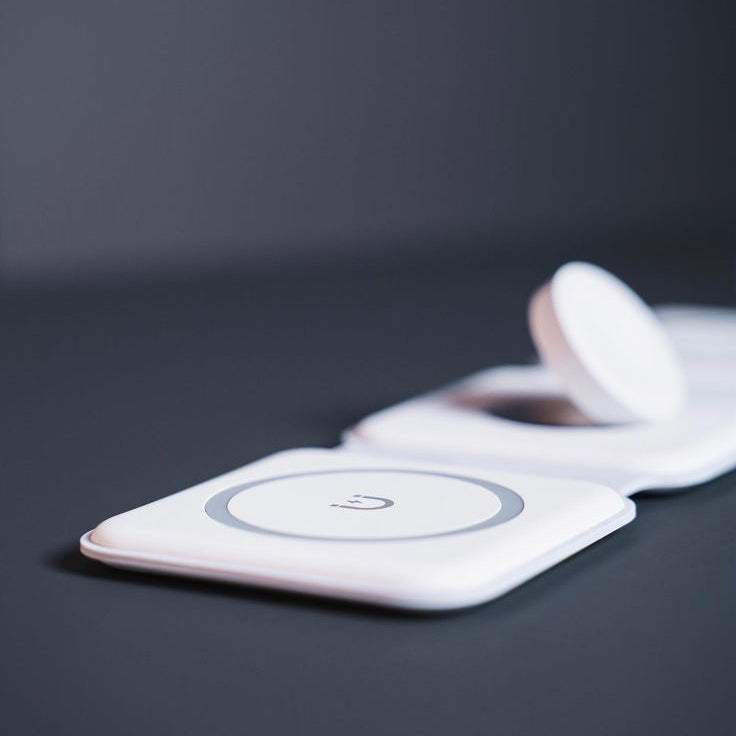 3 in 1 Folding Magnetic Suction Wireless Charger