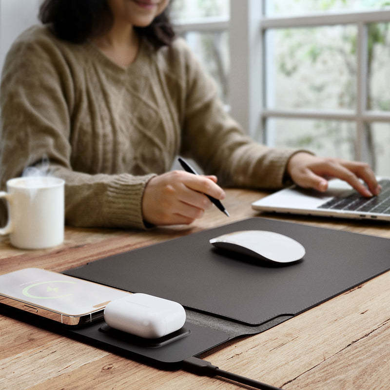 Laptop Sleeve with Wireless Charging