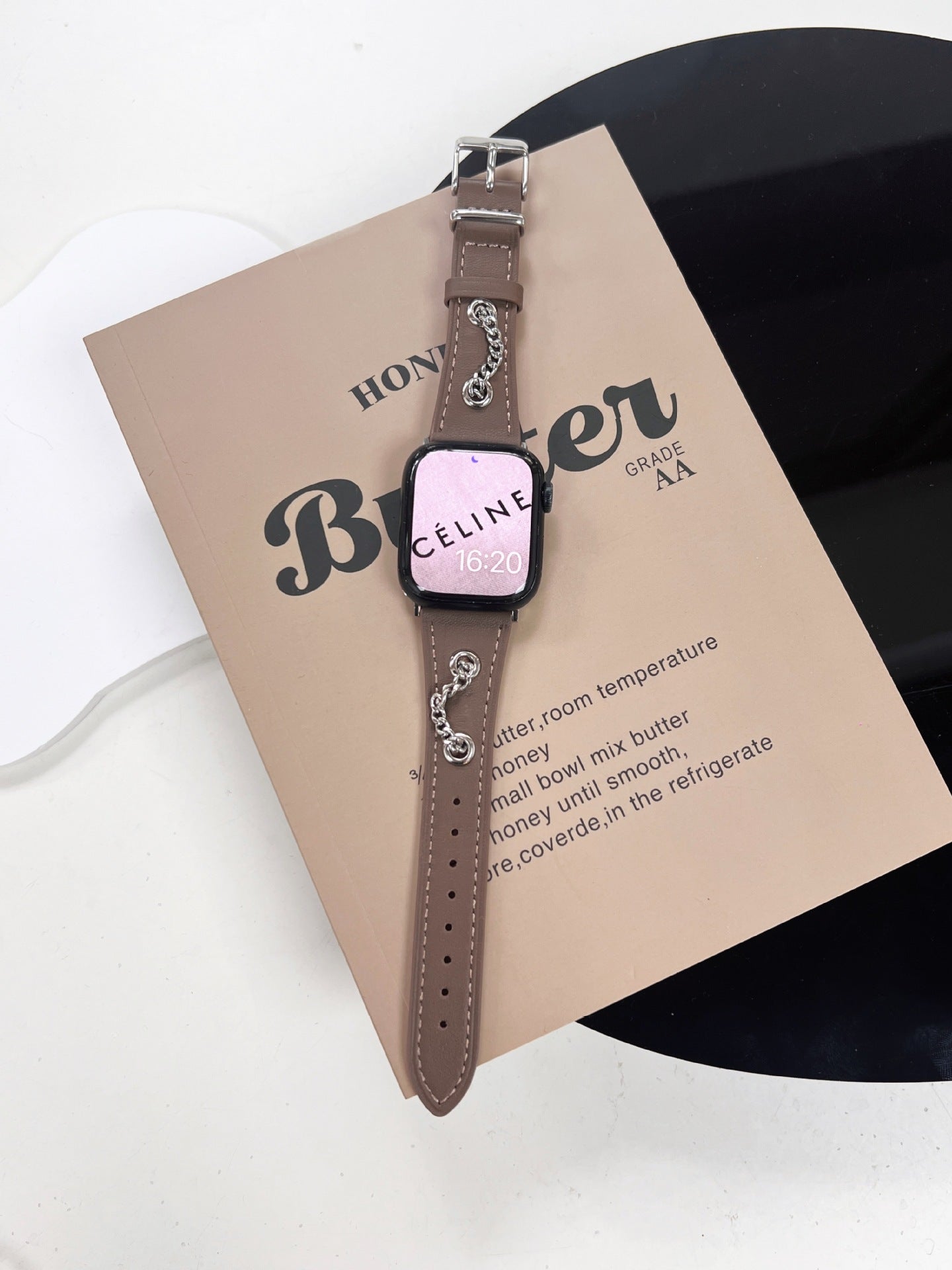 Retro Design Metal Chain Leather Apple Watch Strap