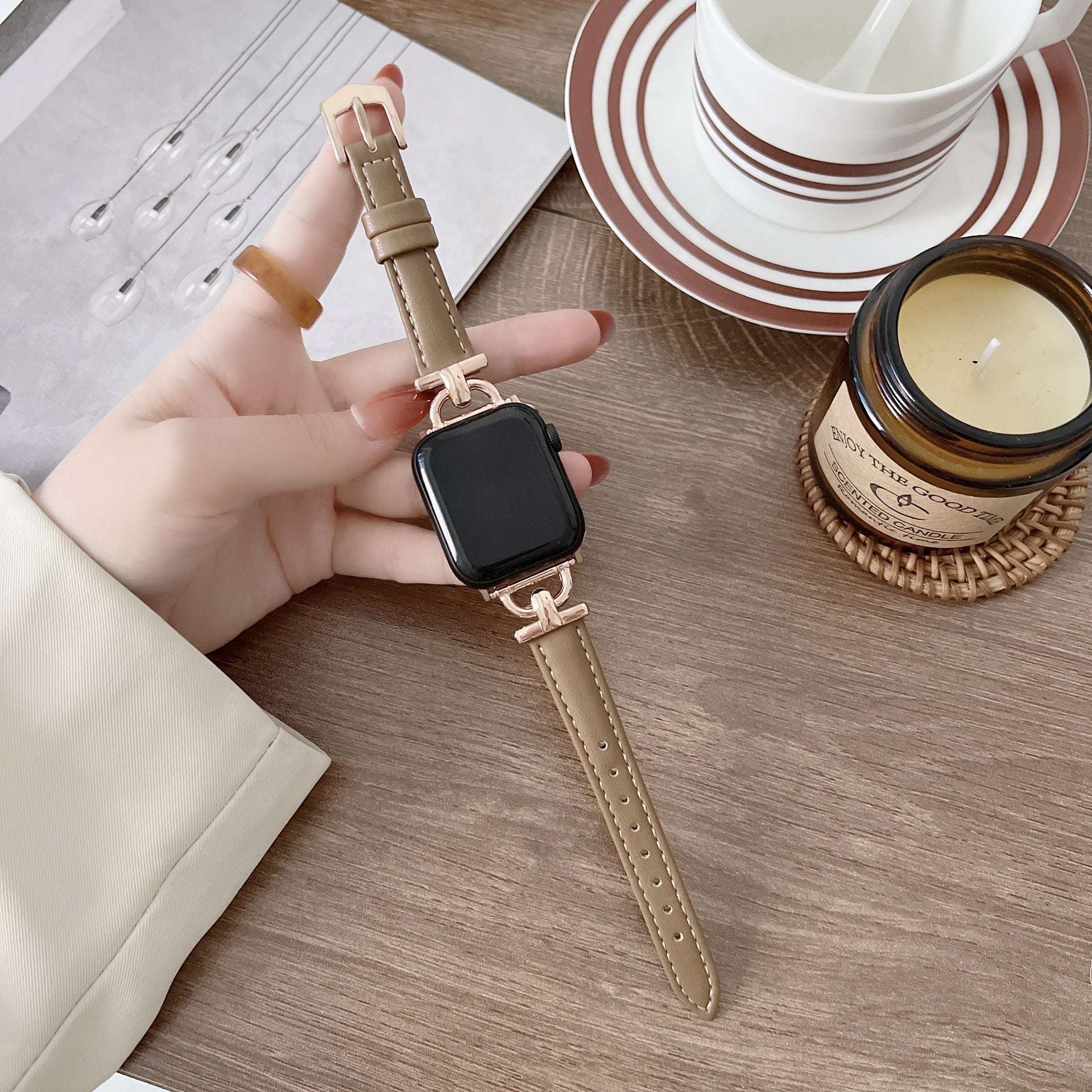 D-shaped Leather Apple Watch Strap