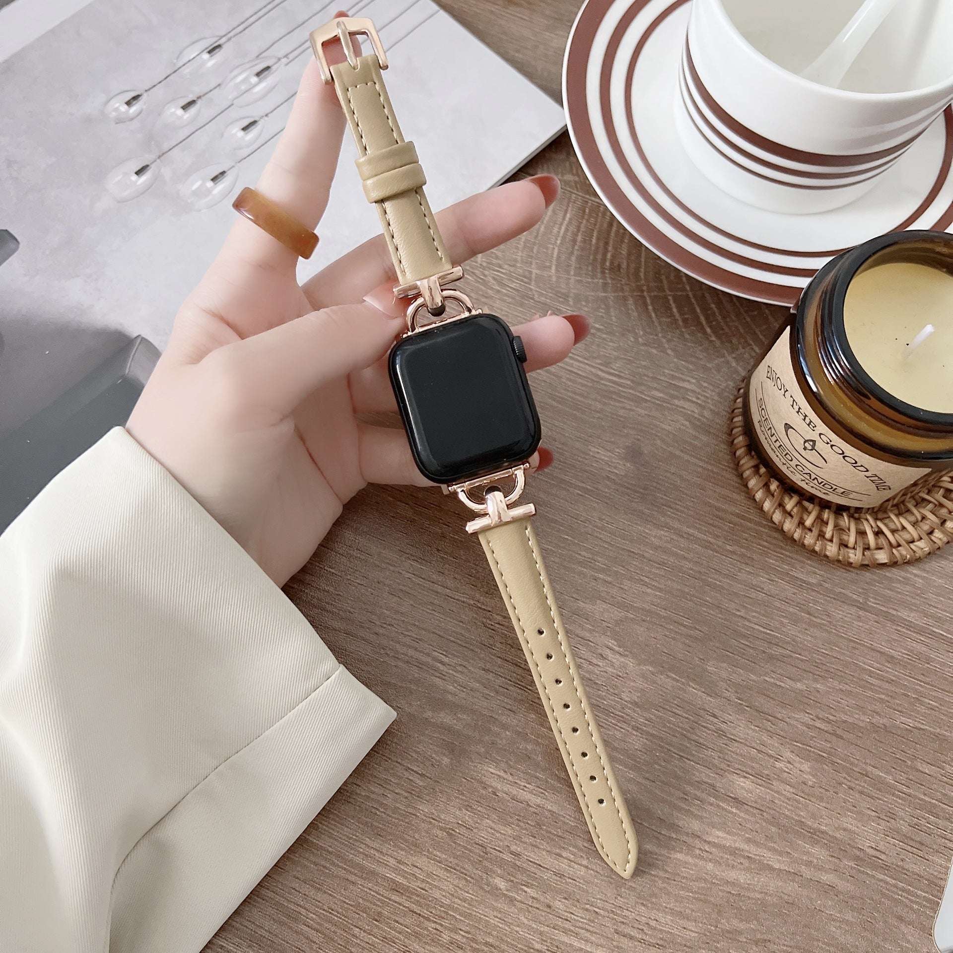 D-shaped Leather Apple Watch Strap