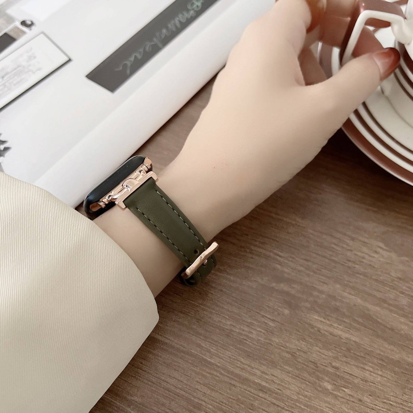 D-shaped Leather Apple Watch Strap